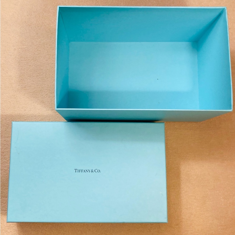 Tiffany & Co. Classic blue medium accessory gift box, to keep crystal,porcelain - Picture 9 of 13